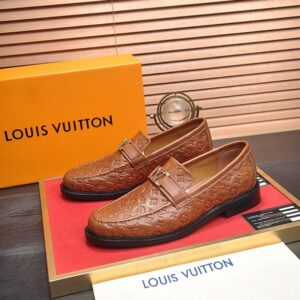 LOUIS VUITTON MAJOR LOAFER - T103