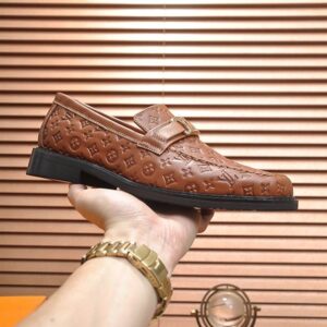 LOUIS VUITTON MAJOR LOAFER - T103