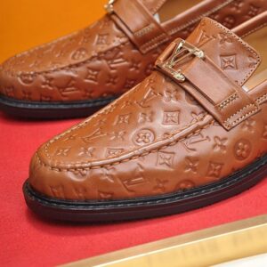 LOUIS VUITTON MAJOR LOAFER - T103