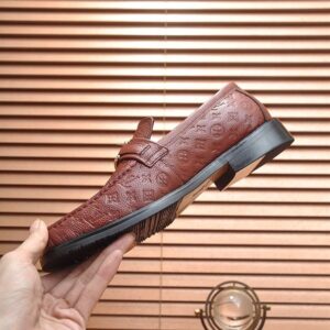 LOUIS VUITTON MAJOR LOAFER - T104