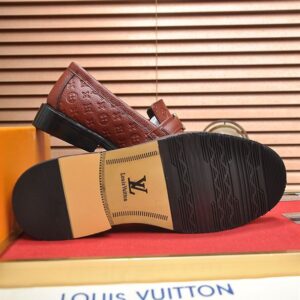 LOUIS VUITTON MAJOR LOAFER - T104