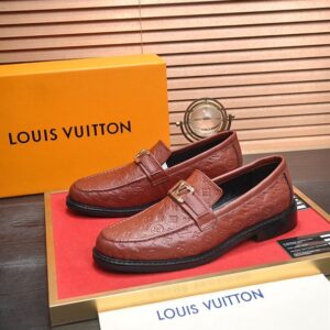 LOUIS VUITTON MAJOR LOAFER - T104