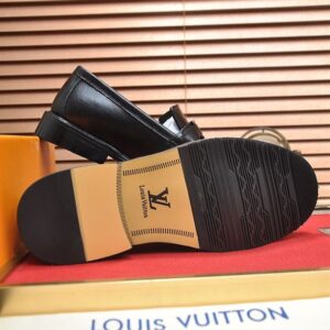 LOUIS VUITTON MAJOR LOAFER - T105