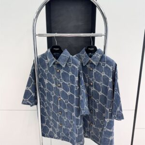 LOUIS VUITTON MONOGRAM PRINTED SHORT-SLEEVED DENIM SHIRT - V053