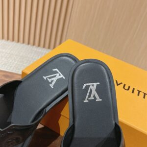 LOUIS VUITTON OASIS MULE - S068