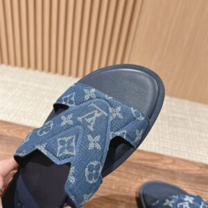 LOUIS VUITTON OASIS MULE - S070