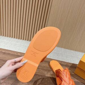 LOUIS VUITTON OASIS MULE - S071