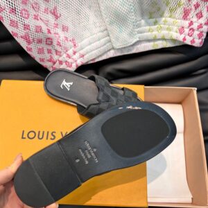 LOUIS VUITTON OASIS MULE - S096