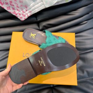 LOUIS VUITTON OASIS MULE - S164