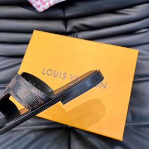 LOUIS VUITTON OASIS MULE - S166