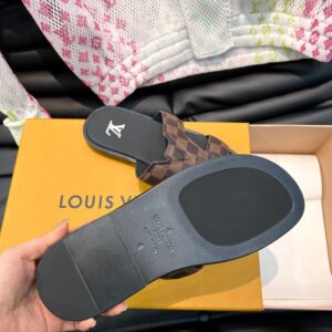 LOUIS VUITTON OASIS MULE - S170