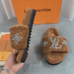 LOUIS VUITTON PASEO FLAT COMFORT MULE - S122