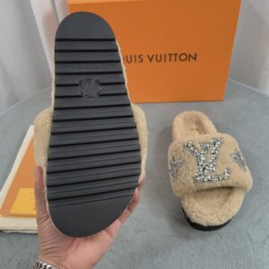 LOUIS VUITTON PASEO FLAT COMFORT MULE - S123