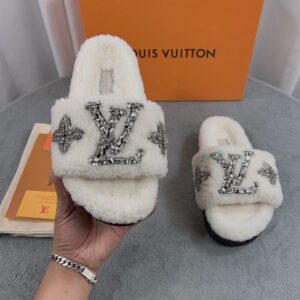 LOUIS VUITTON PASEO FLAT COMFORT MULE - S124