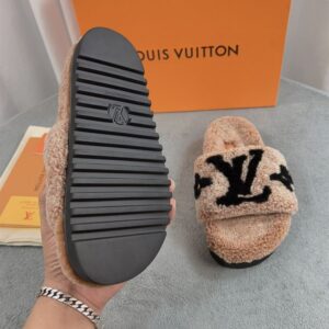 LOUIS VUITTON PASEO FLAT COMFORT MULE - S125