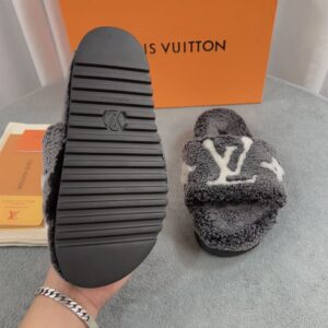 LOUIS VUITTON PASEO FLAT COMFORT MULE - S127