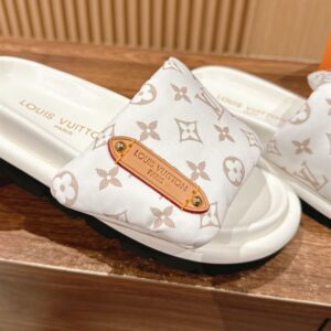 LOUIS VUITTON POOL PILLOW FLAT COMFORT MULE - S046