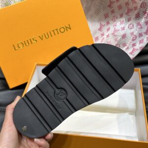 LOUIS VUITTON POOL PILLOW FLAT COMFORT MULE - S050