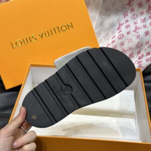 LOUIS VUITTON POOL PILLOW FLAT COMFORT MULE - S051