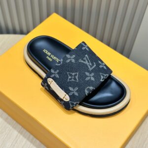 LOUIS VUITTON POOL PILLOW FLAT COMFORT MULE - S055