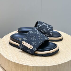 LOUIS VUITTON POOL PILLOW FLAT COMFORT MULE - S055