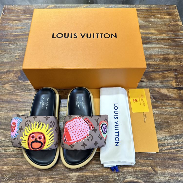 LOUIS VUITTON POOL PILLOW FLAT COMFORT MULE - S102