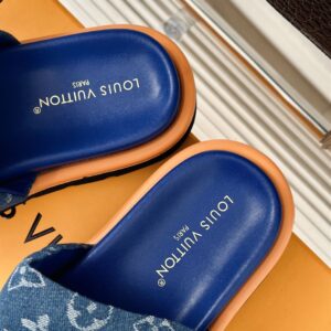 LOUIS VUITTON POOL PILLOW FLAT COMFORT MULE - S113