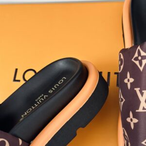 LOUIS VUITTON POOL PILLOW FLAT COMFORT MULE - S114