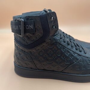 LOUIS VUITTON RIVOLI SNEAKER BOOT BLACK - L130