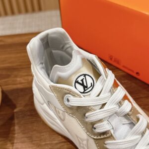 LOUIS VUITTON RUN 55 SNEAKER - L115