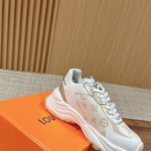 LOUIS VUITTON RUN 55 SNEAKER - L115