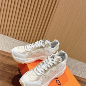 LOUIS VUITTON RUN 55 SNEAKER - L115