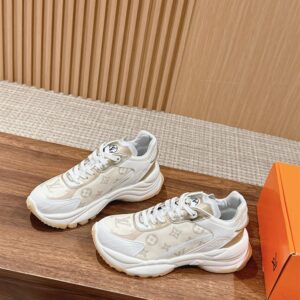 LOUIS VUITTON RUN 55 SNEAKER - L115