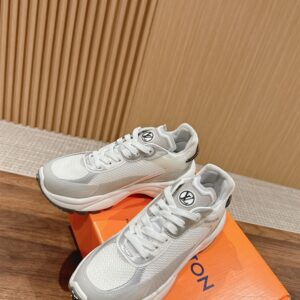 LOUIS VUITTON RUN 55 SNEAKER - L118