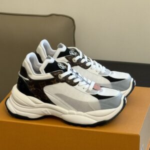 LOUIS VUITTON RUN 55 SNEAKER - L131