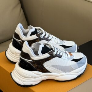 LOUIS VUITTON RUN 55 SNEAKER - L131