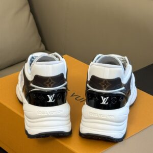 LOUIS VUITTON RUN 55 SNEAKER - L131