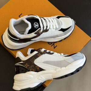 LOUIS VUITTON RUN 55 SNEAKER - L131