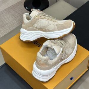 LOUIS VUITTON RUN 55 SNEAKER BEIGE - L112