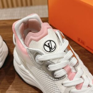 LOUIS VUITTON RUN 55 SNEAKER PINK - L116