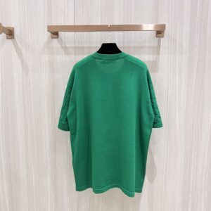 LOUIS VUITTON SHORT-SLEEVED SIGNATURE CREWNECK - V056