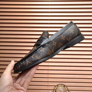 LOUIS VUITTON SORBONNE LOAFER - T051