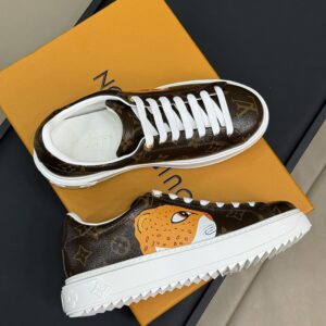 LOUIS VUITTON TIME OUT SNEAKER - L101