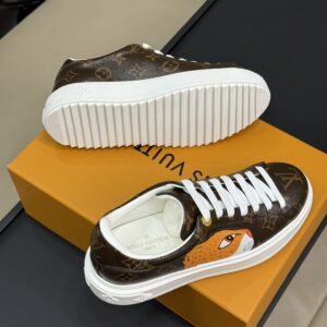 LOUIS VUITTON TIME OUT SNEAKER - L101