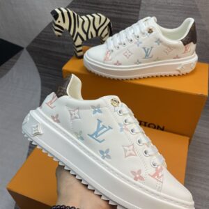 LOUIS VUITTON TIME OUT SNEAKER - L113