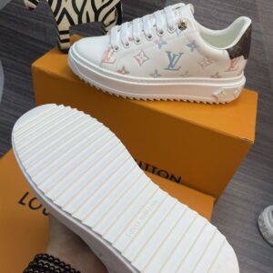 LOUIS VUITTON TIME OUT SNEAKER - L113