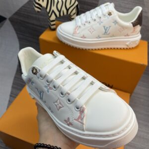 LOUIS VUITTON TIME OUT SNEAKER - L113