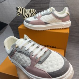 LOUIS VUITTON TIME OUT SNEAKER - L114