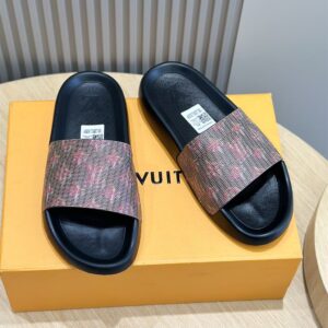 LOUIS VUITTON WATERFRONT MULE - S083