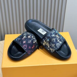 LOUIS VUITTON WATERFRONT MULE - S086